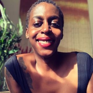 Meet your Posher, Della